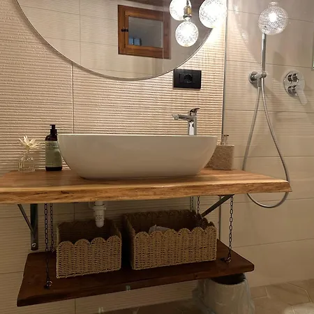 Apartament Domus Merulae LʼAquila