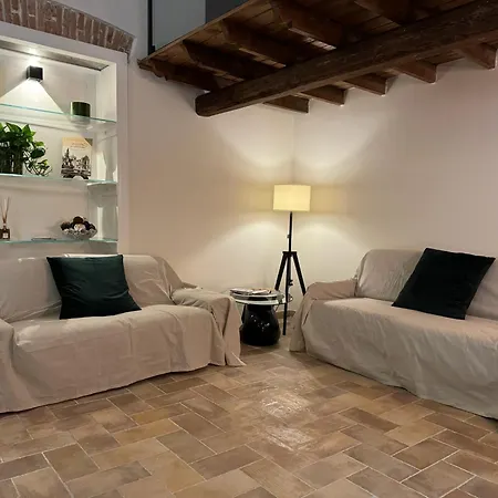 Apartament Domus Merulae LʼAquila